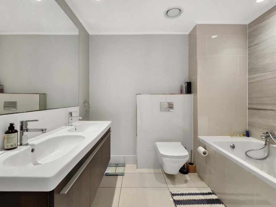 To Let 2 Bedroom Property for Rent in Mouille Point Western Cape